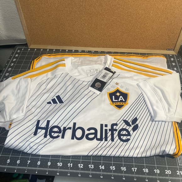 Adidas LA GALAXY
24/25
AUTHENTIC - Picture 2 of 10